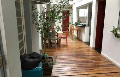 Imagem: O depósito possui 5 Vagas na garagem e 300m² de Área e está