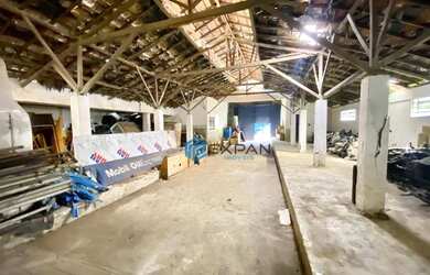 Imagem: O depósito possui 5 Vagas na garagem, 1.000m² de Área e