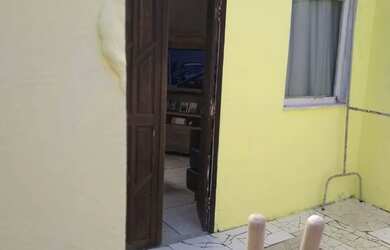 Imagem: A casa possui 2 Dormitórios, 1 Banheiro e 70m² de Área e