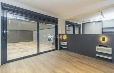 Imagem: O apartamento possui 1 Dormitório, 2 Banheiros, 1 Vaga na garagem