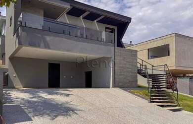 Imagem: A casa em condomínio possui 4 Dormitórios, 5 Banheiros, 4