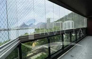 Imagem: O apartamento possui 3 Dormitórios, 3 Banheiros, 2 Vagas na