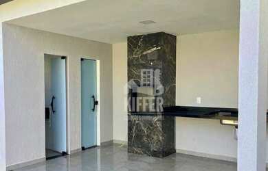 Imagem: A casa possui 3 Dormitórios, 3 Banheiros, 2 Vagas na garagem