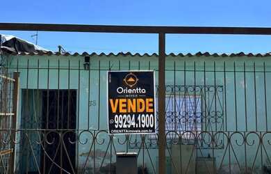 Imagem: A casa possui 2 Dormitórios, 1 Banheiro, 1 Vaga na garagem