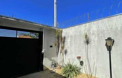 Imagem: LINDA CASA COM 2 DORMITÓRIOS E ÁREA DE LAZER