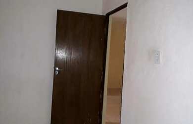 Imagem: A casa possui 2 Dormitórios, 2 Banheiros, 1 Vaga na garagem