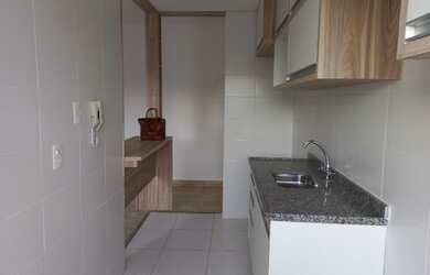 Imagem: O apartamento possui 2 Dormitórios, 1 Banheiro, 1 Vaga na garagem