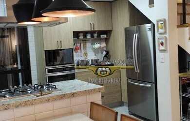 Imagem: A casa possui 2 Dormitórios, 3 Banheiros, 2 Vagas na garagem