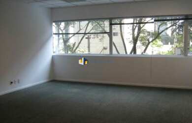 Imagem: O depósito possui 1 Vaga na garagem e 34m² de Área e está