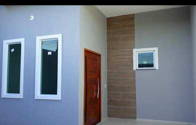 Imagem: A casa possui 3 Dormitórios, 2 Banheiros, 1 Vaga na garagem