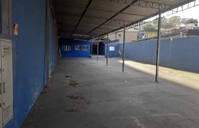 Imagem: O depósito possui 2 Vagas na garagem, 755m² de Área e está