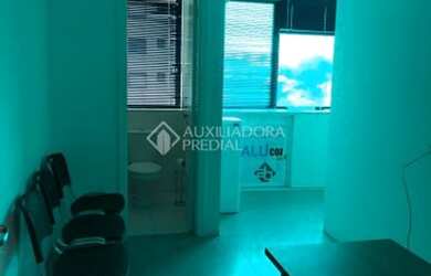 Imagem: O depósito possui 45m² de Área e está localizado em Santa