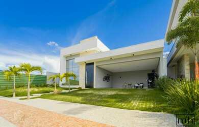 Imagem: A casa em condomínio possui 3 Dormitórios, 4 Banheiros, 2