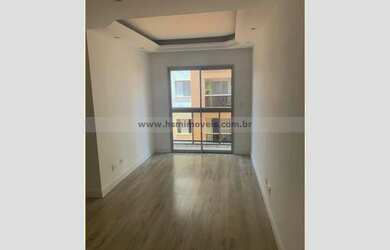 Imagem: O apartamento possui 3 Dormitórios, 1 Banheiro, 1 Vaga na garagem