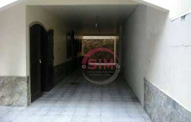 Imagem: A casa possui 5 Dormitórios, 2 Banheiros, 5 Vagas na garagem