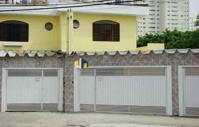 Imagem: O depósito possui 2 Vagas na garagem, 115m² de Área e está