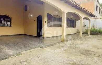 Imagem: A casa possui 3 Dormitórios, 1 Banheiro, 4 Vagas na garagem