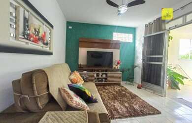 Imagem: A casa possui 4 Dormitórios, 4 Banheiros, 1 Vaga na garagem