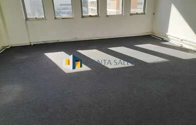 Imagem: O depósito para alugar possui 1 Vaga na garagem e 67m² de