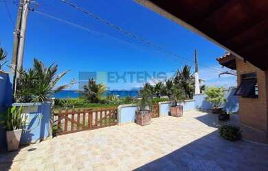 Imagem: A casa possui 3 Dormitórios, 4 Banheiros, 3 Vagas na garagem