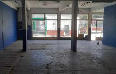 Imagem: O depósito possui 4 Vagas na garagem, 793m² de Área e está