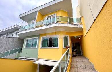 Imagem: A casa possui 3 Dormitórios, 5 Banheiros, 5 Vagas na garagem