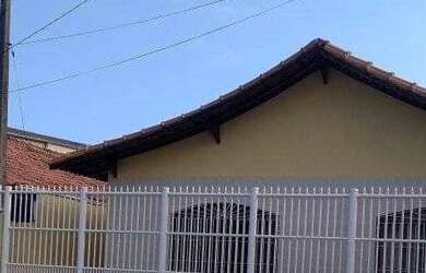 Imagem: A casa possui 3 Dormitórios, 2 Banheiros, 3 Vagas na garagem