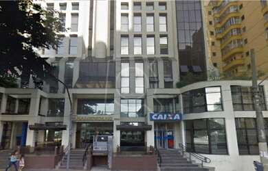 Imagem: O depósito possui 2 Vagas na garagem, 108m² de Área e está