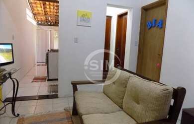 Imagem: A casa possui 2 Dormitórios, 1 Banheiro, 2 Vagas na garagem