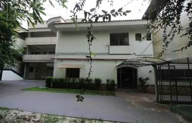 Imagem: A casa possui 5 Dormitórios, 5 Banheiros, 1.003m² de Área