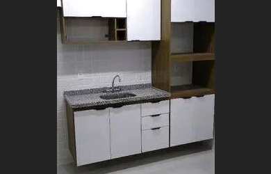 Imagem: O apartamento possui 2 Dormitórios, 1 Banheiro, 1 Vaga na garagem