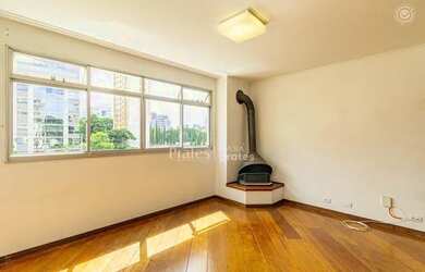 Imagem: O apartamento possui 3 Dormitórios, 1 Banheiro, 1 Vaga na garagem