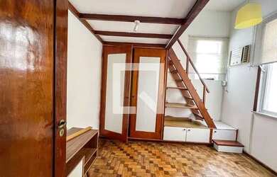 Imagem: O studio possui 1 Dormitório, 1 Banheiro, 20m² de Área e