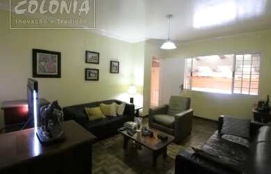 Imagem: A casa possui 3 Dormitórios, 3 Banheiros, 2 Vagas na garagem