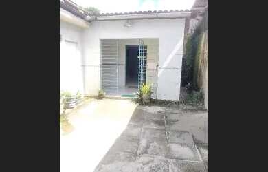 Imagem: A casa possui 2 Dormitórios, 1 Banheiro, 1 Vaga na garagem