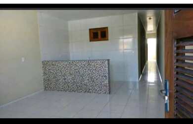 Imagem: A casa possui 2 Dormitórios, 2 Banheiros, 1 Vaga na garagem