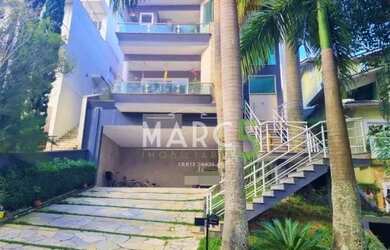 Imagem: A casa em condomínio possui 4 Dormitórios, 5 Banheiros, 4