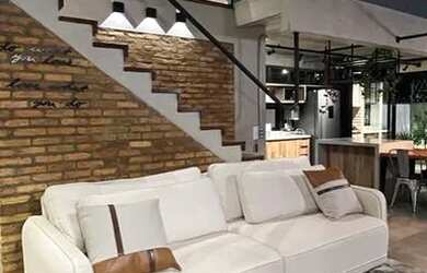 Imagem: A casa em condomínio possui 2 Dormitórios, 3 Banheiros, 2