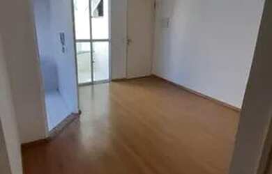 Imagem: O apartamento possui 2 Dormitórios, 1 Banheiro, 2 Vagas na