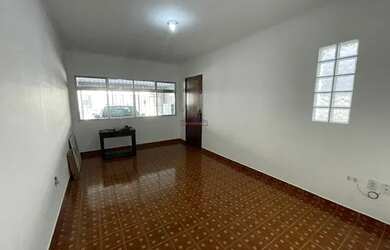 Imagem: A casa possui 2 Dormitórios, 2 Banheiros, 1 Vaga na garagem