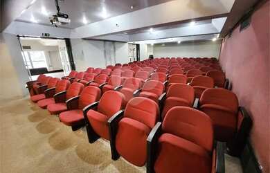 Imagem: A casa possui 1 Dormitório, 1 Banheiro, 313m² de Área e