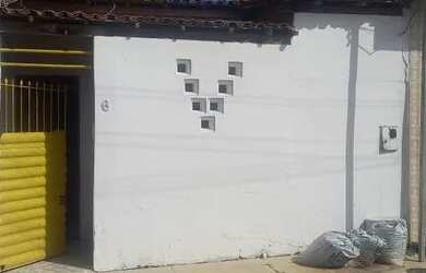 Imagem: A casa possui 1 Dormitório, 1 Banheiro e 12m² de Área e está