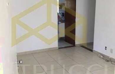 Imagem: O apartamento possui 3 Dormitórios, 1 Banheiro, 1 Vaga na garagem