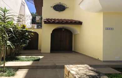 Imagem 16: Sobrado com 400 m², Piscina e churrasqueira