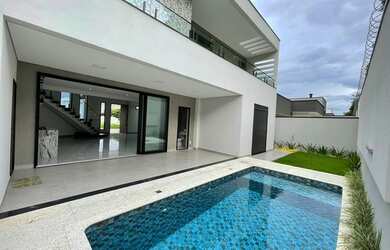 Imagem: A casa em condomínio possui 4 Dormitórios, 3 Banheiros, 4