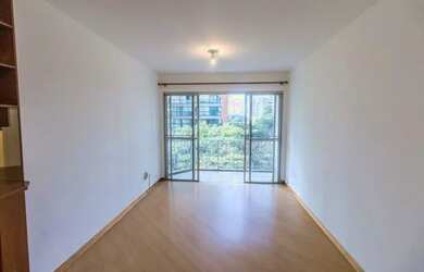 Imagem: O apartamento possui 3 Dormitórios, 1 Banheiro, 1 Vaga na garagem