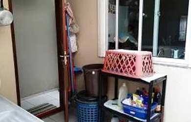 Imagem: A casa possui 2 Dormitórios, 2 Banheiros, 1 Vaga na garagem