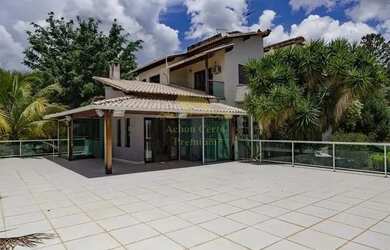 Imagem: A casa possui 3 Dormitórios, 5 Banheiros, 5 Vagas na garagem