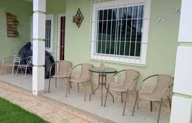 Imagem: A casa possui 2 Dormitórios, 2 Banheiros, 2 Vagas na garagem