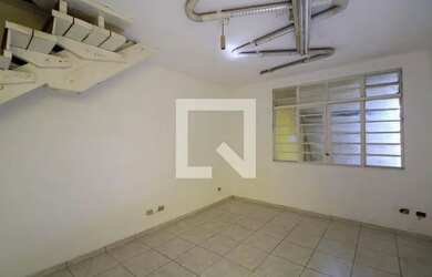 Imagem: A casa possui 3 Dormitórios, 1 Banheiro, 1 Vaga na garagem